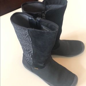 Keen girls/kids snow boots